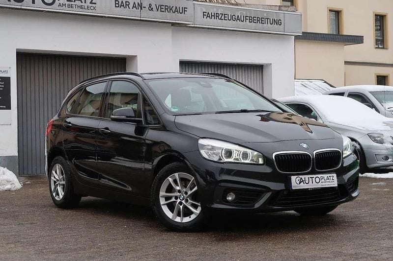 Schwarz Gebraucht 2017 BMW 218 Van / Kleinbus | 8.850 € (Fairer Preis) - Bild 1/4