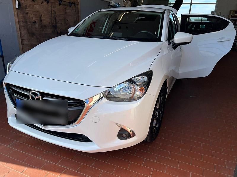 Weiß Gebraucht 2019 Mazda 2 Sports-Line Kleinwagen | 11.000 € (Fairer Preis) - Bild 1/4