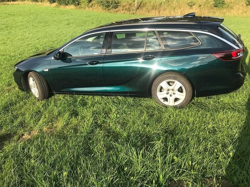 Gebraucht Opel Insignia Edition 136 PS (100 kW) 2018 Grün Kombi