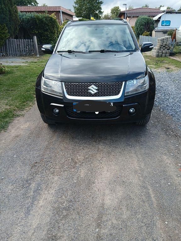 Schwarz Gebraucht 2010 Suzuki Grand Vitara Club SUV | 4.780 € (Fairer Preis) - Bild 1/4