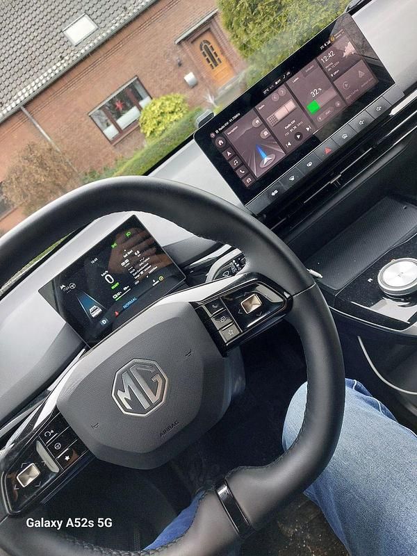 Gebraucht MG MG4 EV Luxury 150 kW (204 PS) 2023 Silber Kleinwagen