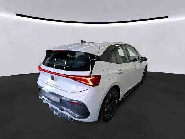 Gebraucht Cupra Born 150 kW (204 PS) 2023 Eisweiß Kleinwagen
