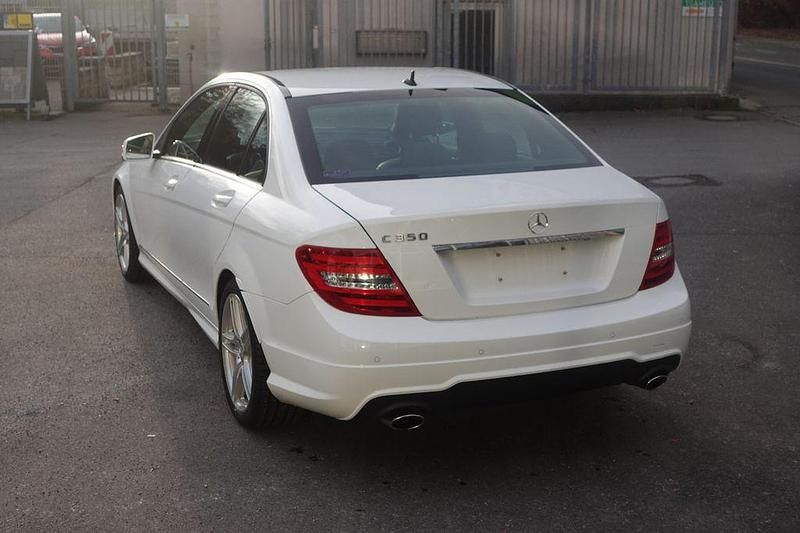 Gebraucht Mercedes C350 AMG 306 PS (225 kW) 2012 Polarweiss  unilack Limousine