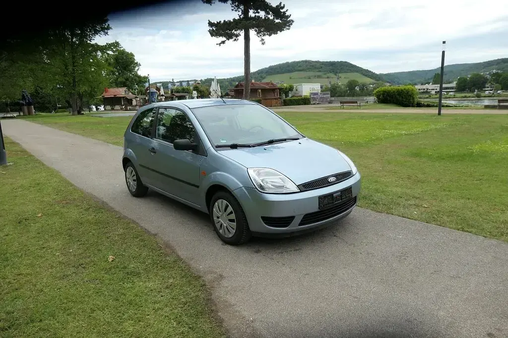 Gebraucht Ford Fiesta 60 PS (44 kW) 2005 Silber Kleinwagen