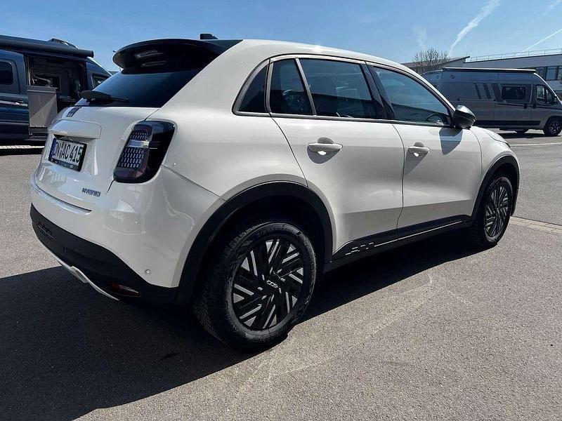 Gebraucht Fiat 600 101 PS (74 kW) 2024 Gara weiß SUV