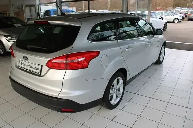 Używany Ford Focus 101 KM (74 kW) 2016 Srebrny Sedan/Limuzyna