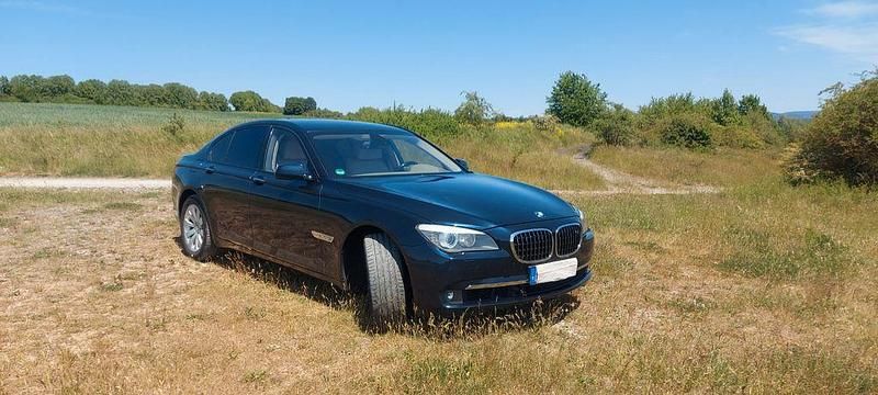 Gebraucht BMW 750 408 PS (300 kW) 2009 Blau Limousine