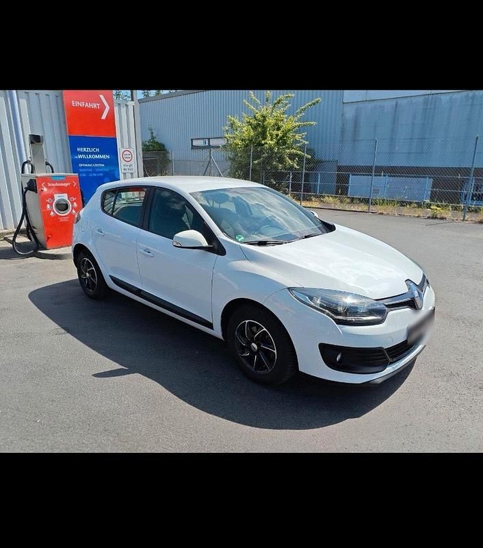 Gebraucht Renault Mégane 110 PS (80 kW) 2015 Weiß Limousine