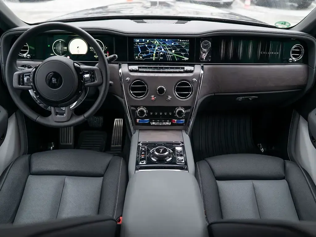 Gebraucht Rolls Royce Cullinan 571 PS (419 kW) 2025 Grau SUV