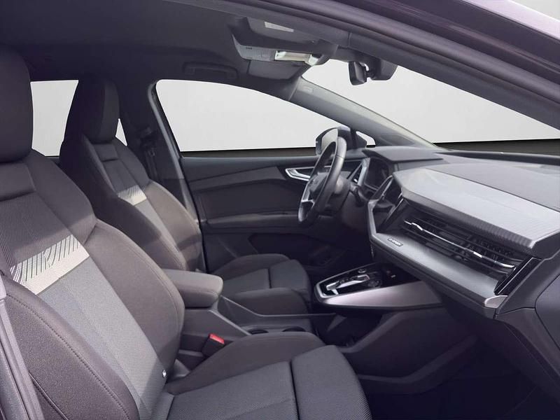 Gebraucht Audi Q4 e-tron Ambiente 150 kW (204 PS) 2023 Auroraviolett metallic (metallic) SUV