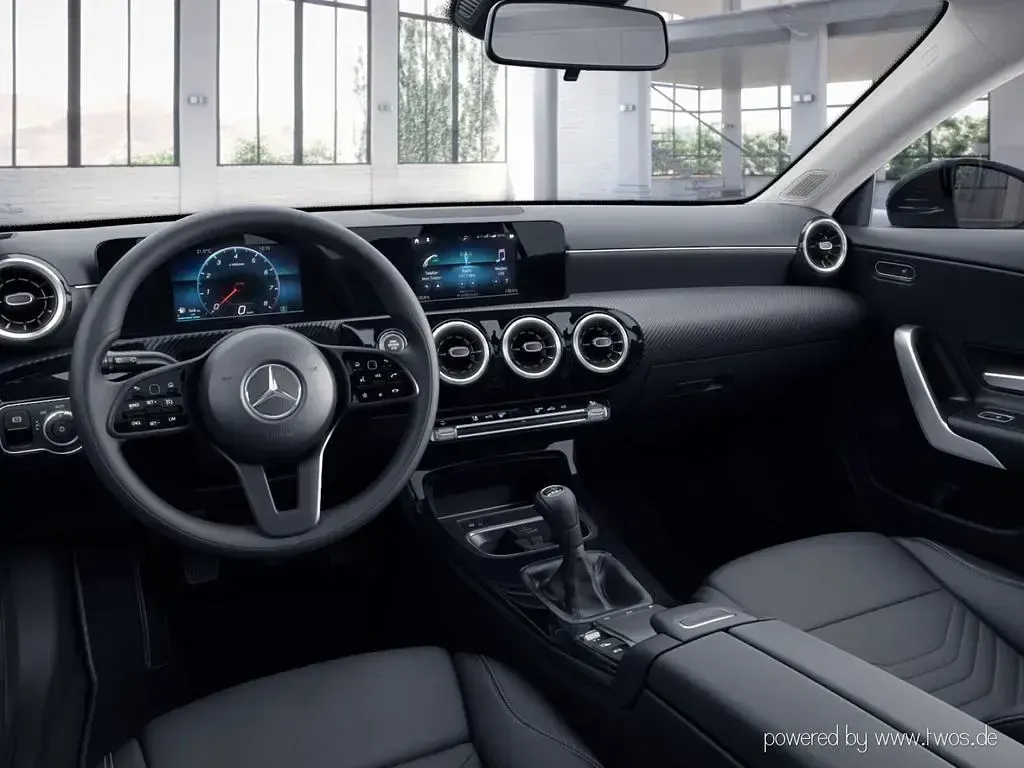 Gebraucht Mercedes CLA180 116 PS (85 kW) 2023 Schwarz Coupé