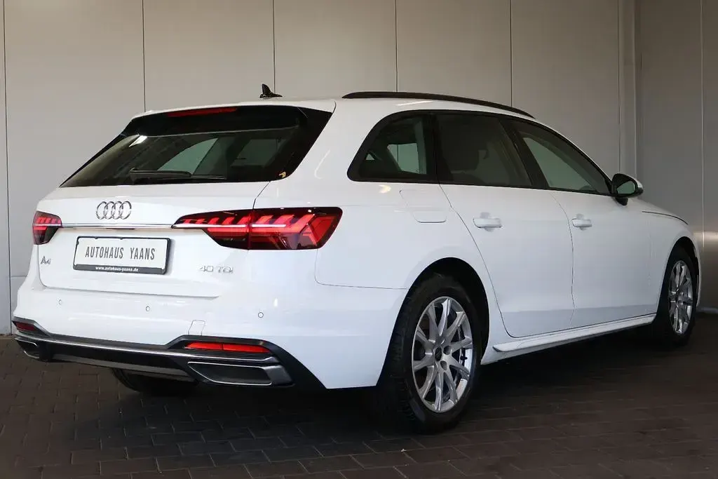Gebraucht Audi A4 Advanced 204 PS (150 kW) 2023 Grau Limousine