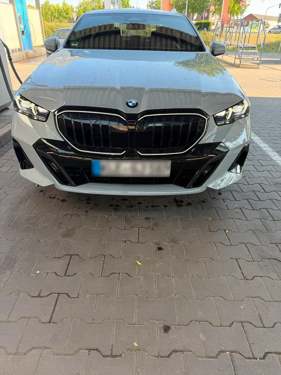 Gebraucht BMW 520 Sport Line 208 PS (152 kW) 2026 Grau Limousine