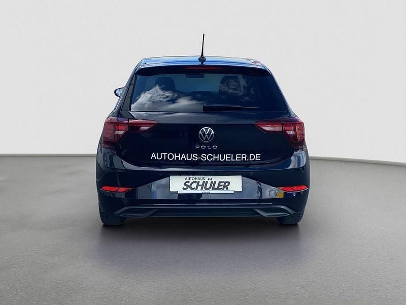Gebraucht VW Polo Active 80 PS (58 kW) 2023 Schwarz (deep black perleffekt) Limousine