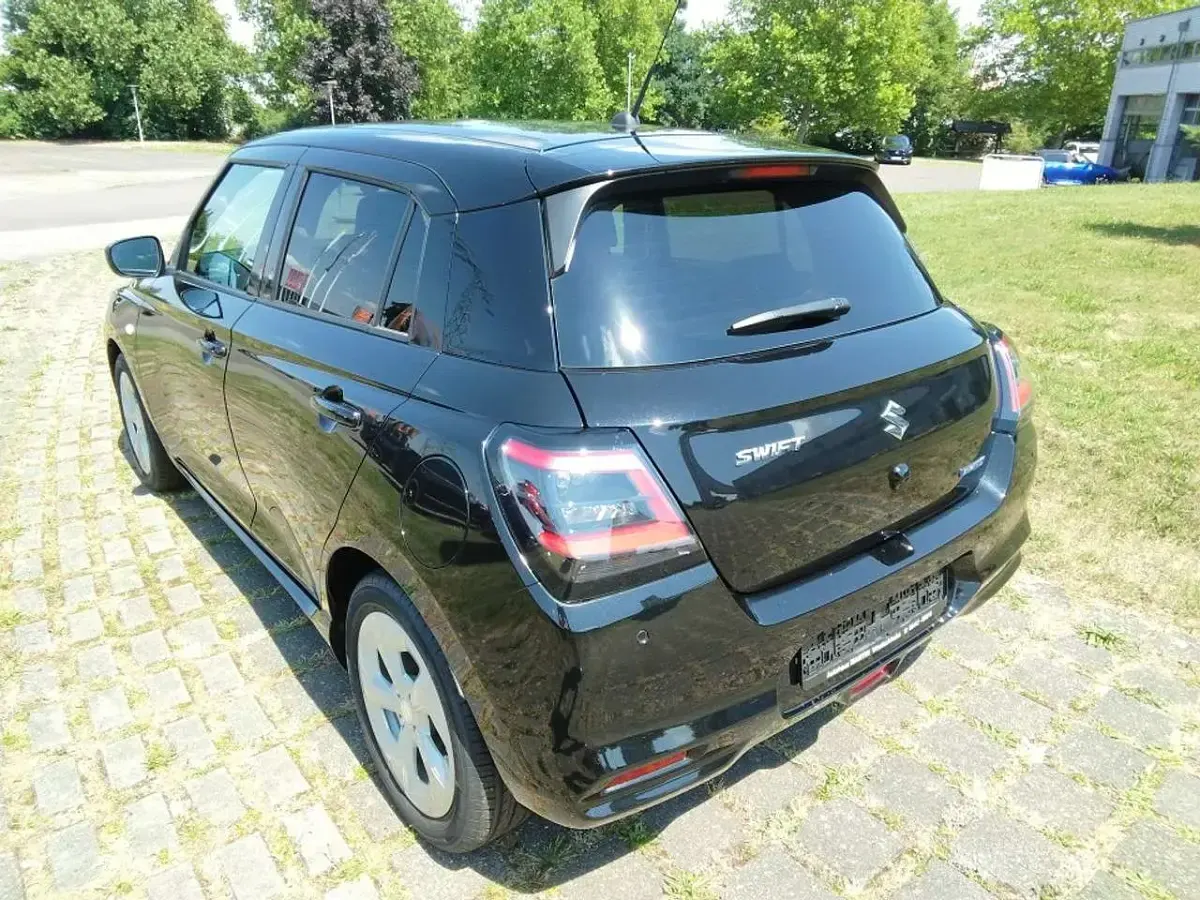 Neu Suzuki Swift Comfort 83 PS (61 kW) 2025 Super black pearl met. Kleinwagen