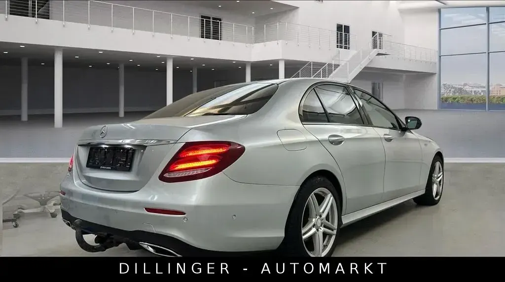 Gebraucht Mercedes E220 AMG line 194 PS (142 kW) 2017 Silber Limousine