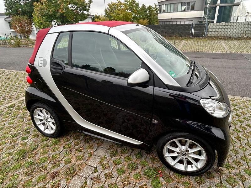 Schwarz Gebraucht 2015 Smart ForTwo Cabrio Cabrio | 6.000 € - Bild 1/4