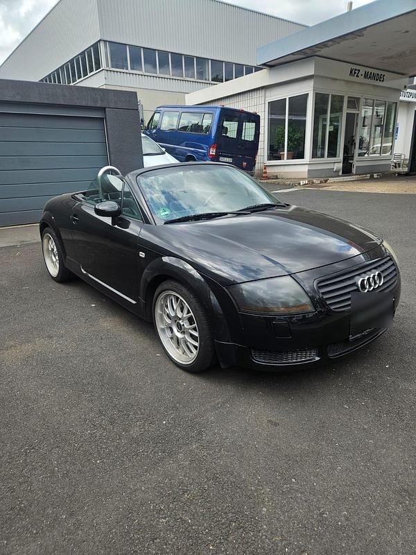 Schwarz Gebraucht 2002 Audi TT Roadster Design Cabrio | 5.200 € - Bild 1/4