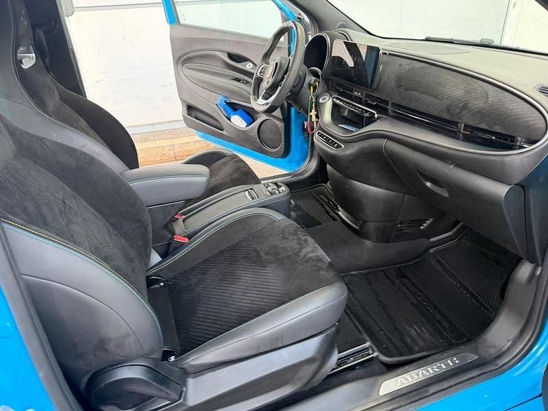 Gebraucht Abarth 500e Scorpionissima 114 kW (155 PS) 2023 Blau Kleinwagen