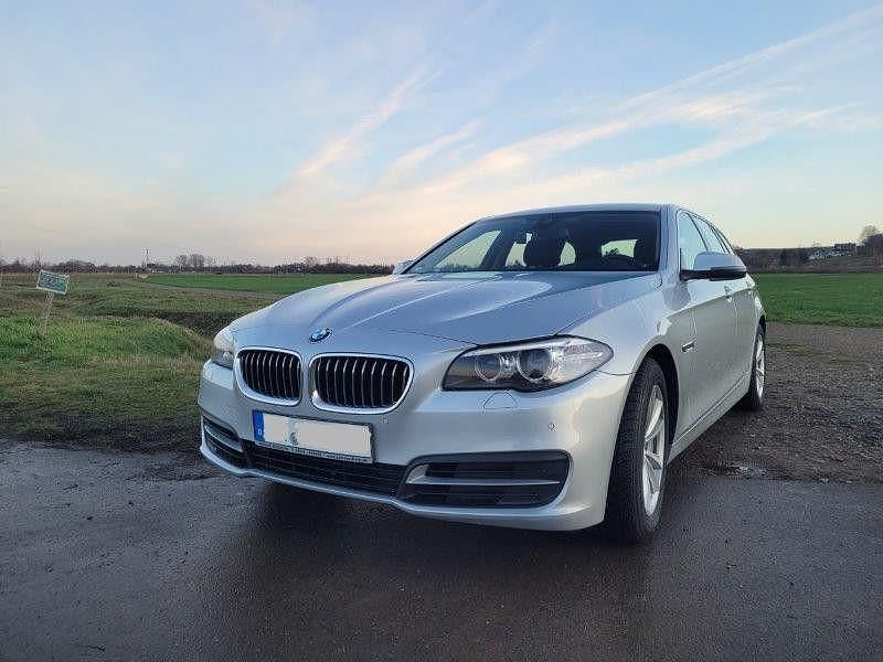 Silber Gebraucht 2016 BMW 530 M Performance Kombi | 17.500 € (Superpreis) - Bild 1/4