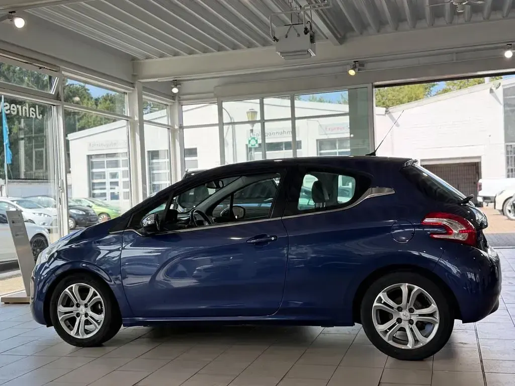 Gebraucht Peugeot 208 Allure 95 PS (69 kW) 2012 Blau Kleinwagen
