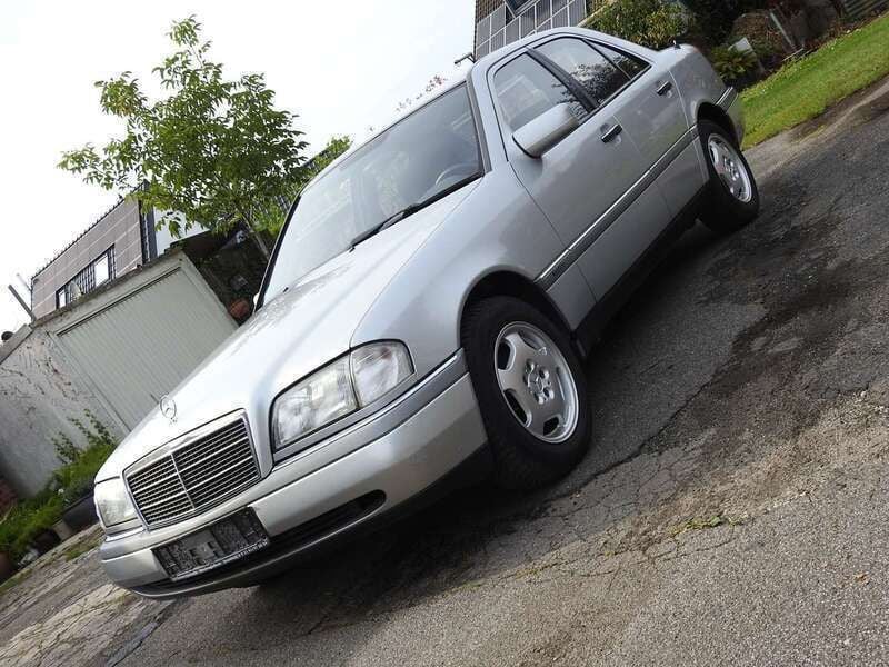 Silber Gebraucht 1997 Mercedes C180 Elegance Limousine | 3.899 € (Fairer Preis) - Bild 1/4