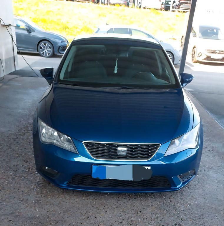 Blau Gebraucht 2014 Seat Leon Style Limousine | 8.000 € (Guter Preis) - Bild 1/4