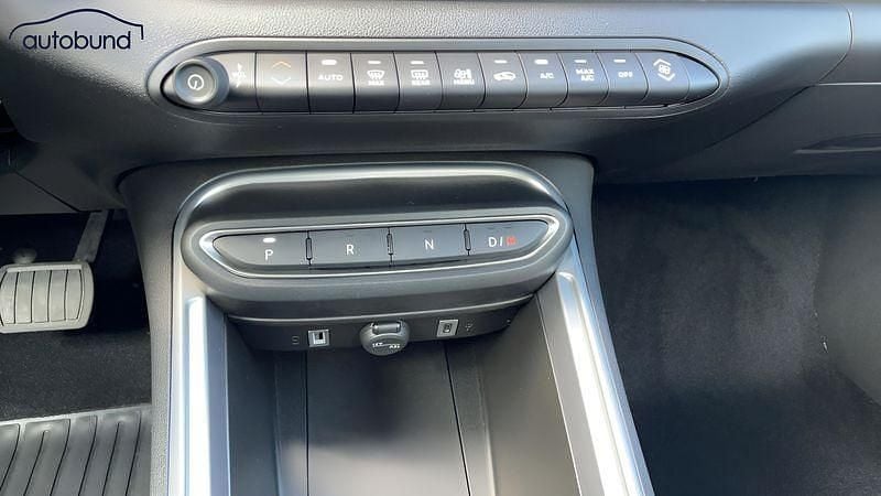 Neu Jeep Avenger 101 PS (74 kW) 2025 Rot SUV