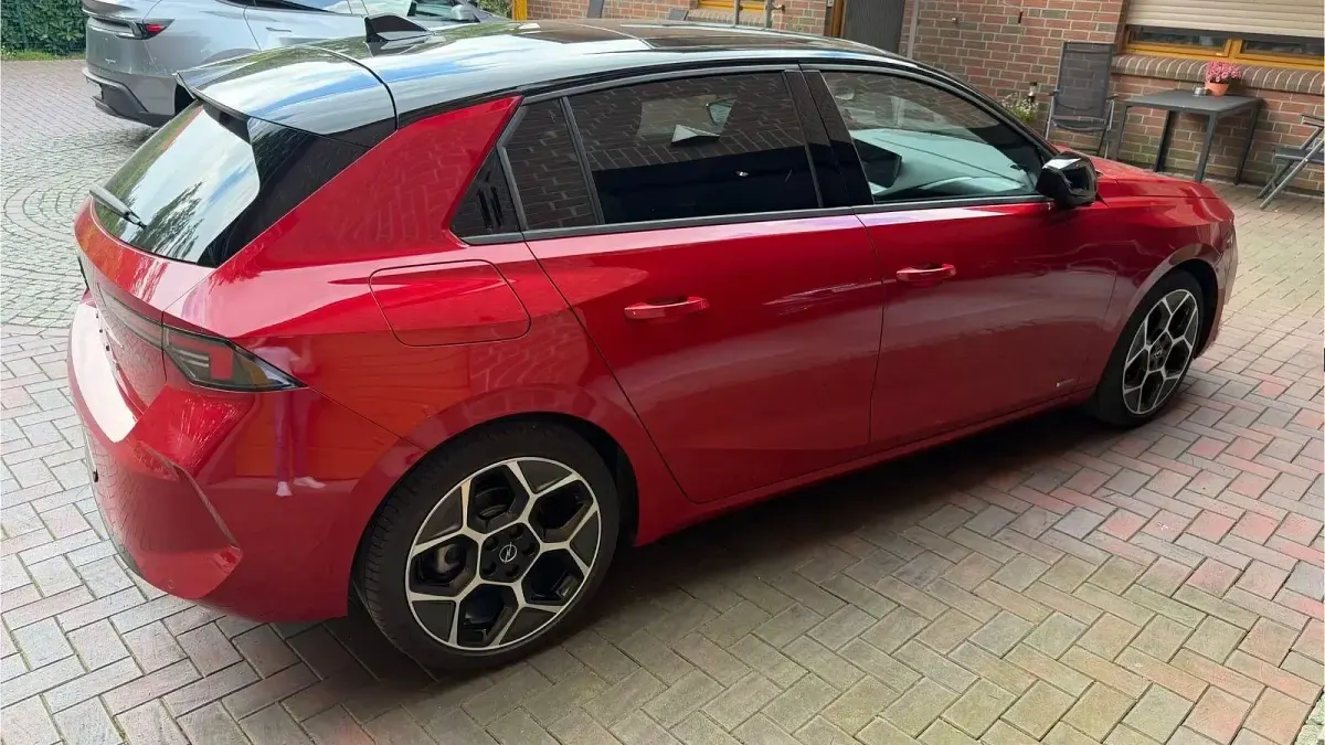 Gebraucht Opel Astra Ultimate 131 PS (96 kW) 2023 Rot Kleinwagen