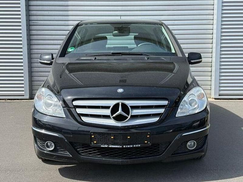 Gebraucht Mercedes B180 116 PS (85 kW) 2011 Schwarz Van / Kleinbus