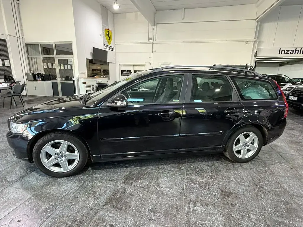 Gebraucht Volvo V50 Momentum 136 PS (100 kW) 2009 Schwarz Kombi