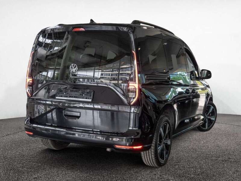 Gebraucht VW Caddy Life 122 PS (89 kW) 2023 Deep black perleffekt Van / Kleinbus