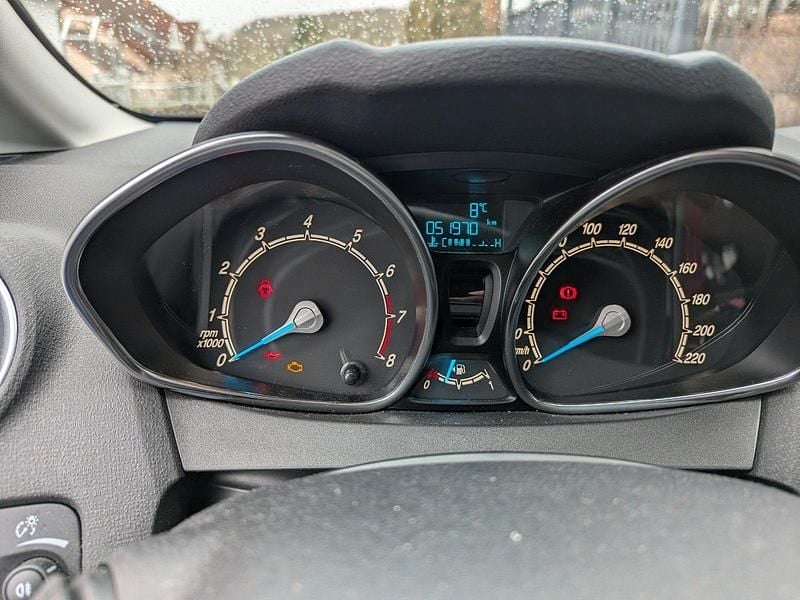 Gebraucht Ford Fiesta Trend 82 PS (60 kW) 2016 Blau Kleinwagen