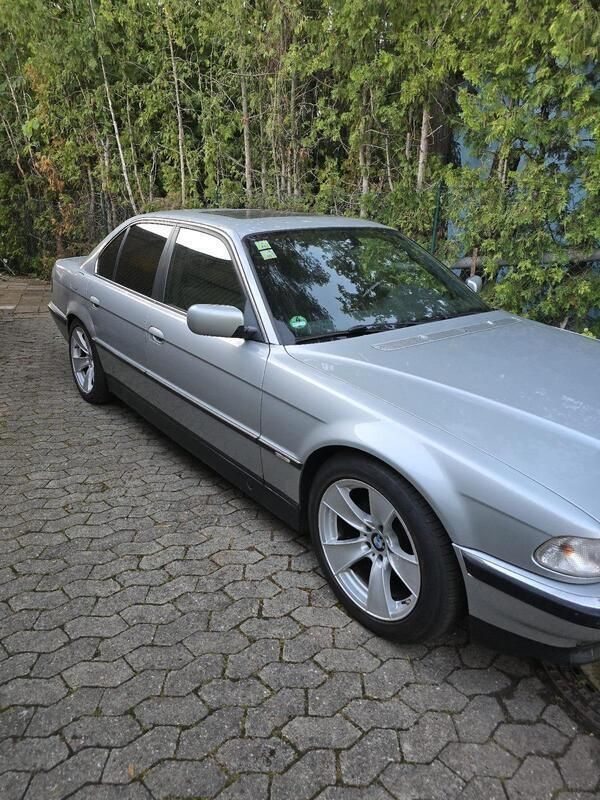 Silber Gebraucht 1997 BMW 728 Limousine | 3.590 € (Guter Preis) - Bild 1/4