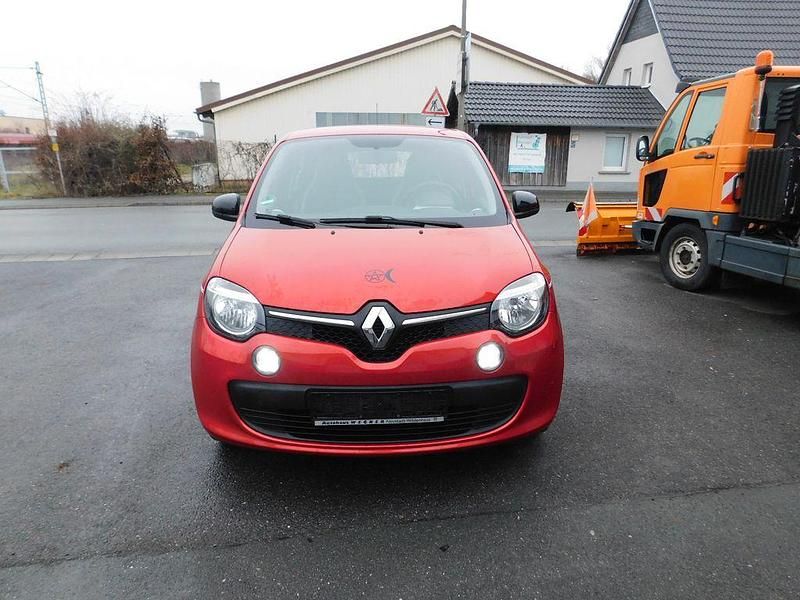 Rot Gebraucht 2017 Renault Twingo LIMITED Kleinwagen | 7.350 € (Fairer Preis) - Bild 1/4
