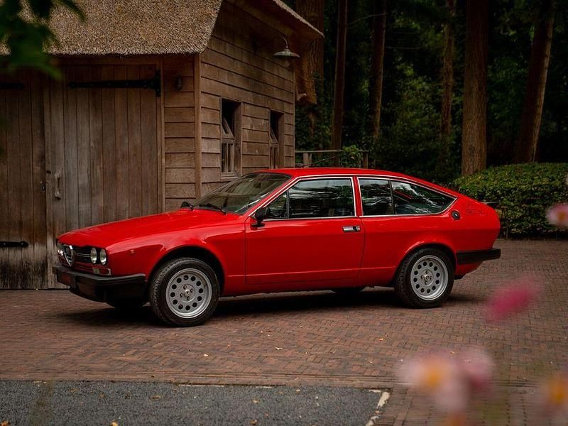 Gebraucht Alfa Romeo Alfetta 141 PS (103 kW) 1978 Rot Limousine