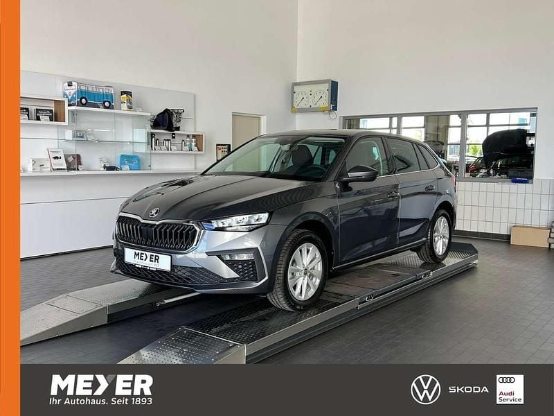 Graphitegrau metallic Neu 2025 Skoda Scala Selection Kleinwagen | 23.490 € (Guter Preis) - Bild 1/4