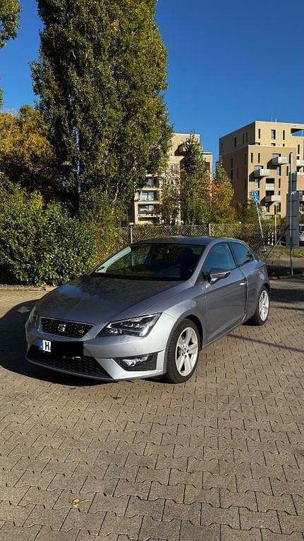 Grau Gebraucht 2016 Seat Leon SC FR Kleinwagen | 11.299 € (Fairer Preis) - Bild 1/4