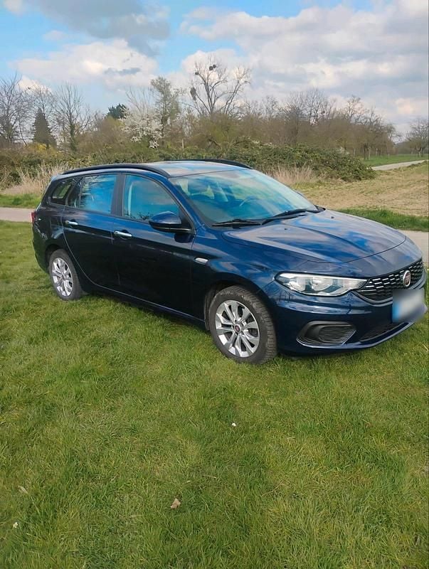 Gebraucht Fiat Tipo Pop 95 PS (69 kW) 2017 Blau Kombi
