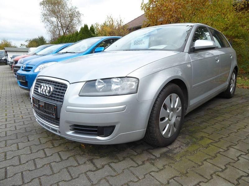 Gebraucht Audi A3 Sportback Attraction 105 PS (77 kW) 2008 Silber Kleinwagen
