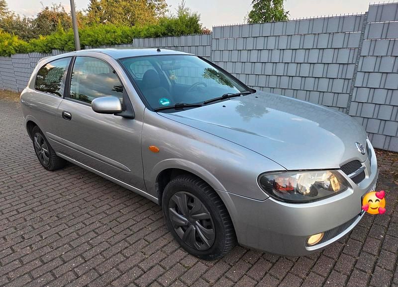 Grau Gebraucht 2004 Nissan Almera Kleinwagen | 3.489 € (Fairer Preis) - Bild 1/4