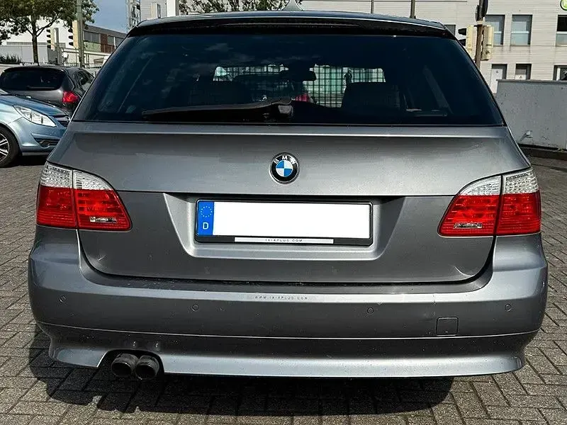 Gebraucht BMW 525 Exclusive 211 PS (155 kW) 2010 Grau Kombi