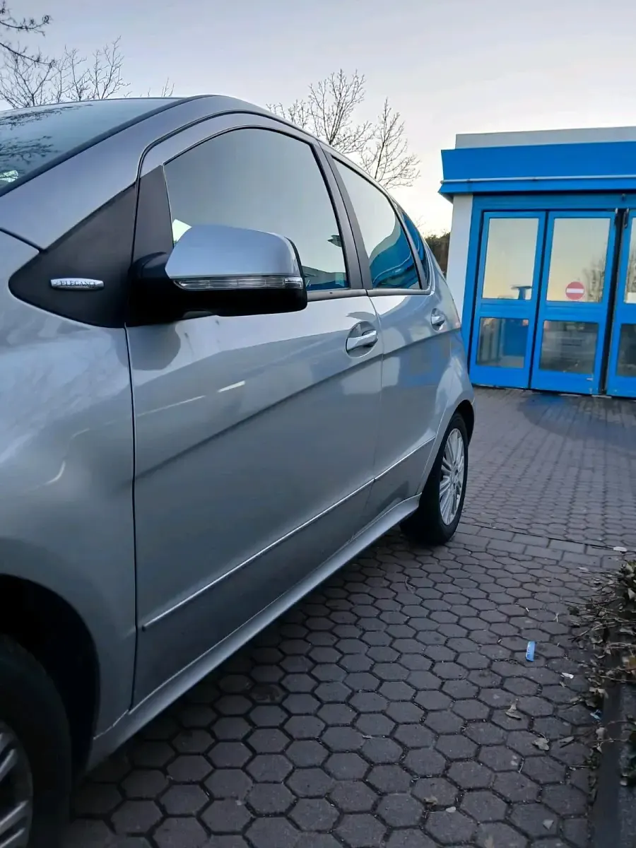 Gebraucht Mercedes A200 136 PS (100 kW) 2009 Grau Kleinwagen
