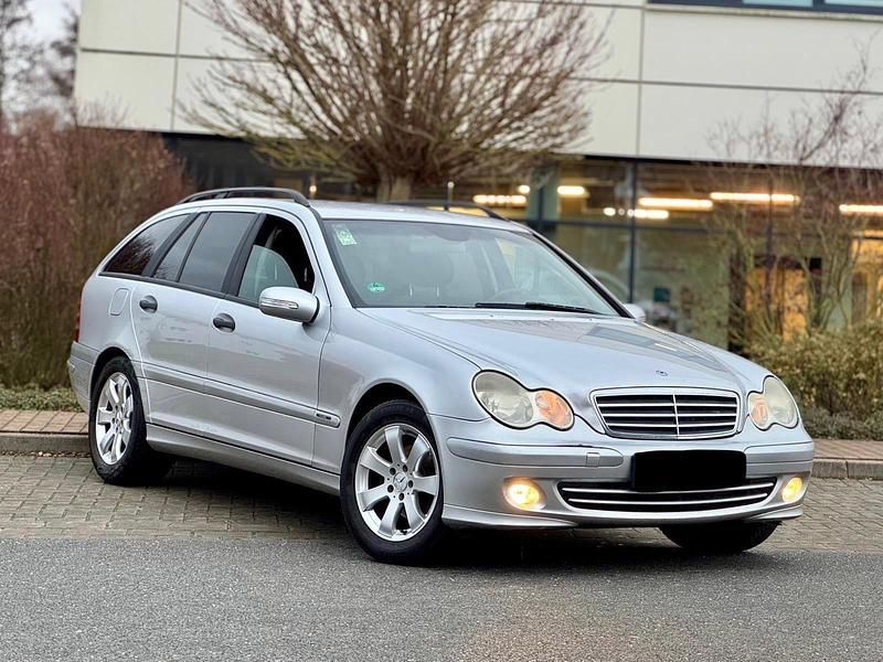 Gebraucht Mercedes C220 150 PS (110 kW) 2005 Silber Kombi