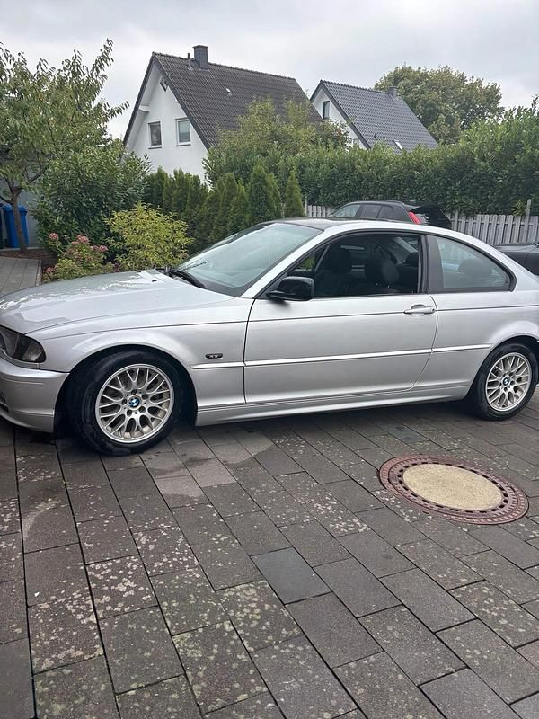 Gebraucht BMW 318 143 PS (105 kW) 2001 Silber Coupé
