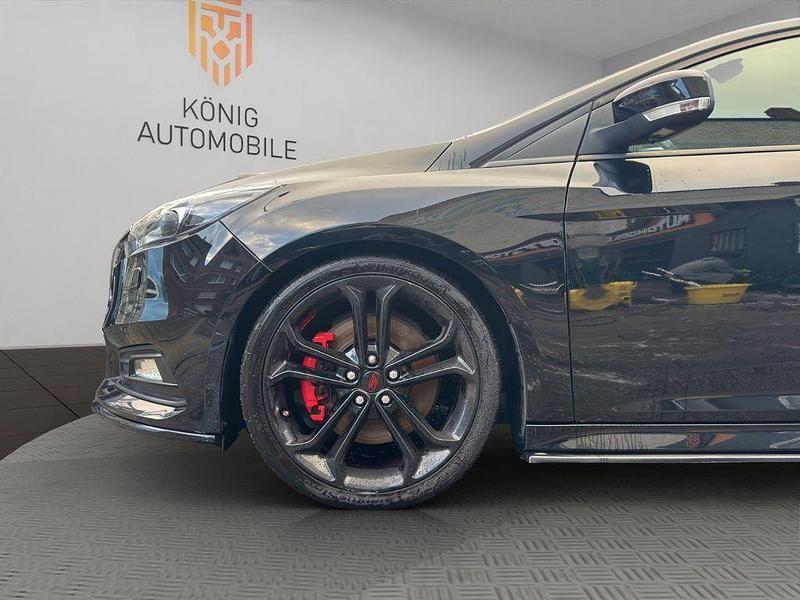 Gebraucht Ford Focus ST 250 PS (183 kW) 2018 Schwarz Limousine