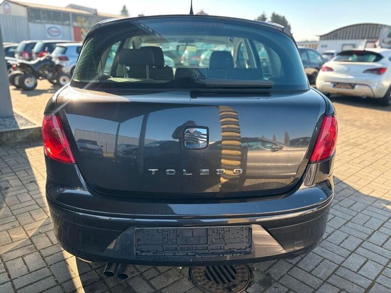 Second-hand Seat Toledo Reference 105 CP (77 kW) 2004 Negru Berlinǎ