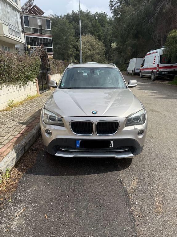Gebraucht BMW X1 143 PS (105 kW) 2011 Grau SUV