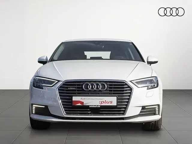 Gebraucht Audi A3 Sportback e-tron Design 204 PS (150 kW) 2020 Ibisweiß Kleinwagen