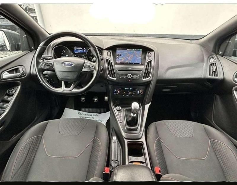 Gebraucht Ford Focus Titanium 150 PS (110 kW) 2015 Grau Kombi